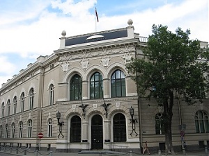 200929_LatBank.jpg