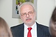 «Самозванец» - так назвал свою книгу о президенте Латвии Лато Лапса «Самозванец» - так назвал свою книгу о президенте Латвии Лато Лапса