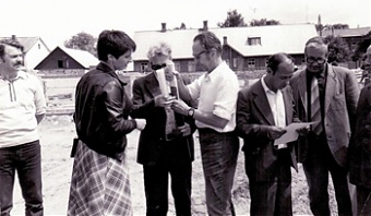 Н. Баграмян в Прейльской районной больнице. Конец 70-х.