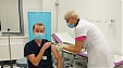 Первым медикам в Латвии сделаны прививки от "Covid-19"