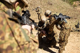 201106_military.jpg