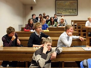 090818_studenti_est.jpg.jpg