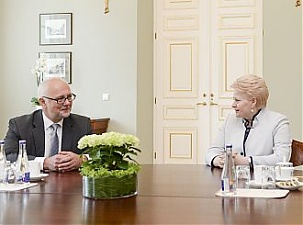 Дайнюс Павалькис и Даля Грибаускайте.