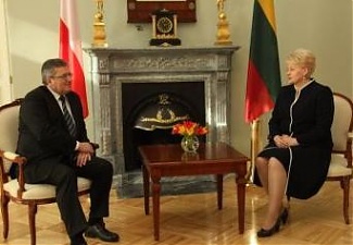 Бронислав Коморовский и Даля Грибаускайте. Вильнюс, 16.02.2012. Фото: president.lt