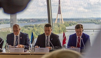 180822_est_lat.jpg