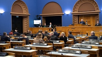 200312_parliamentEE.jpg