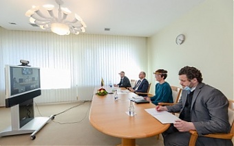 200422_primeLT.jpg