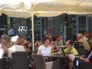 100903_turisti_kafe_lv.jpg