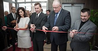 Артурас Зуокас на открытии новой поликлиники. Фото: vilnius.lt