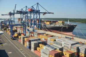 170821_klaip_port_smelte_kont.jpg