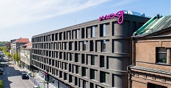 200807_moxy.jpg