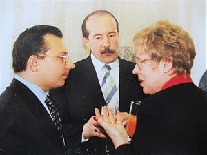 С президентом АО Bonus Игорем Петровым (слева) и Евгением Волошиным. 1995 г. Кстати, свое первое интервью в газете в 1992 году я делала именно с И. Петровым.