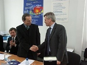 2005 год. В. Банковский и Л. Чапмен заключили договор о сотрудничестве.