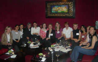 Лондон, 2007. Встреча с молодыми женщинами, организованная в Babson College.