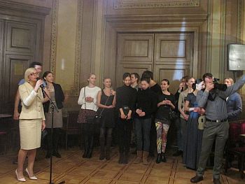 Юлия Лочмеле, руководитель Art Forte и артисты Михайловского театра после спектакля в Рижской Опере. 14.01.2014.