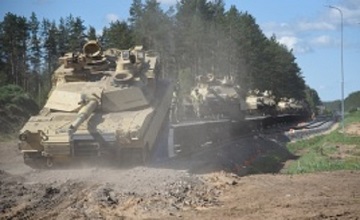 200904_abrams.jpg