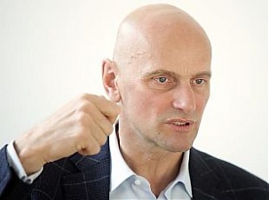 За золотом приходится нырять