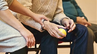 201013_old_people.jpg