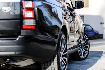 170817_lux_car.jpg