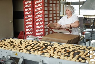 201209_adugs.jpg