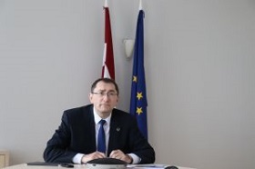 200423_samLV.jpg