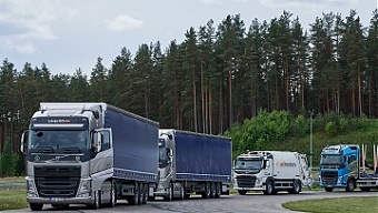 200508_trucksLV.jpg