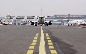 201106_airportLT.jpg