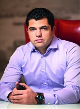 Член совета LNK Group Вадим Милов: «Нам удалось убедить заказчика, что мы совместно с французами сделаем склады купольной конструкции лучше и дешевле, чем американцы. Думаю, заказчик не жалеет о сделанном выборе: купола возводятся по графику».  